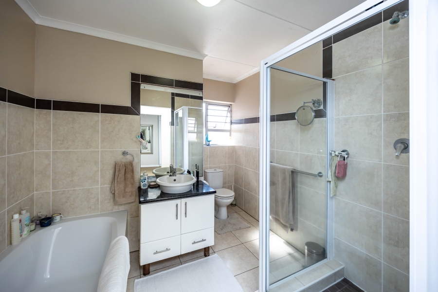4 Bedroom Property for Sale in Kidds Beach Eastern Cape